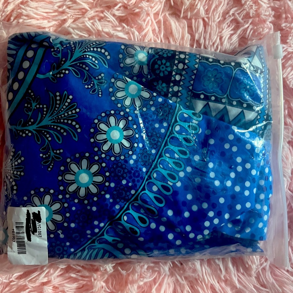 Harem pants one size fits all. Lightweight with elastic waist and side pockets
